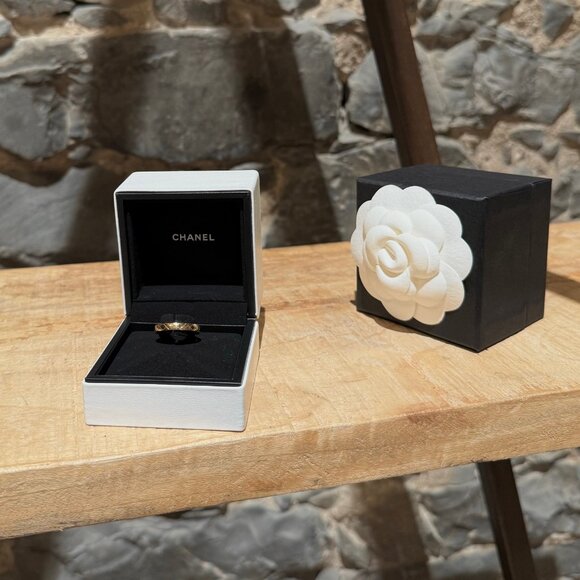 Chanel Coco Crush Mini Version Yellow Gold Ring - Picture 3 of 14